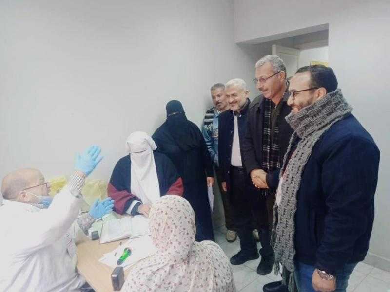 بالصور .. قافلة طبية بمنية قلين تجري الكشف الطبي على 1586 متردداً ضمن حياة كريمة