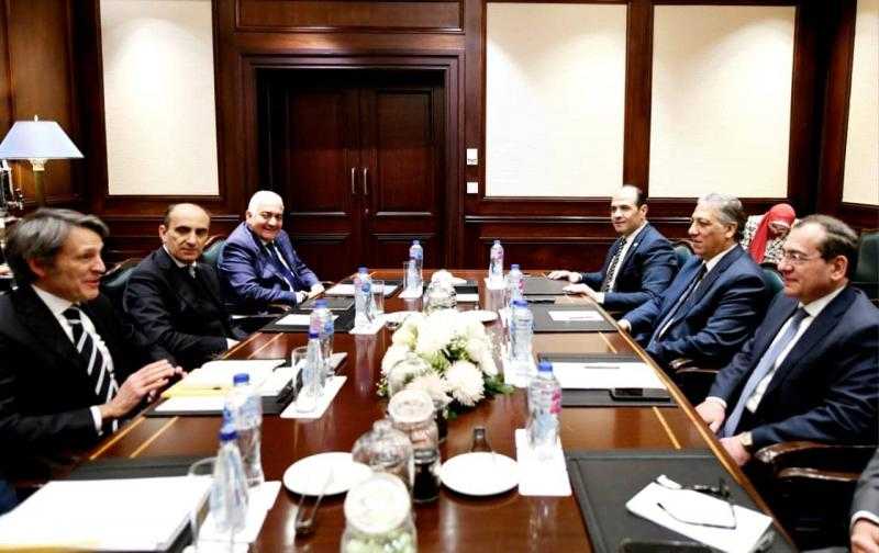 الملا يلتقي مسئولي إيني الإيطالية لبحث خطط الشركة لتنمية وإنتاج الغاز الطبيعي بعدد من مناطق عملها بمصر