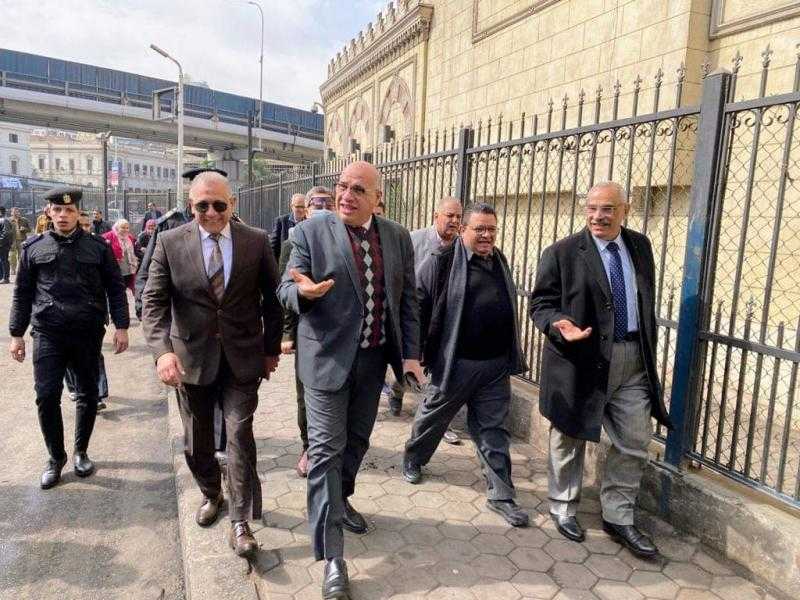 نائب محافظ القاهرة يتفقد حديقة الأزبكية تمهيدا لتطويرها.. صور
