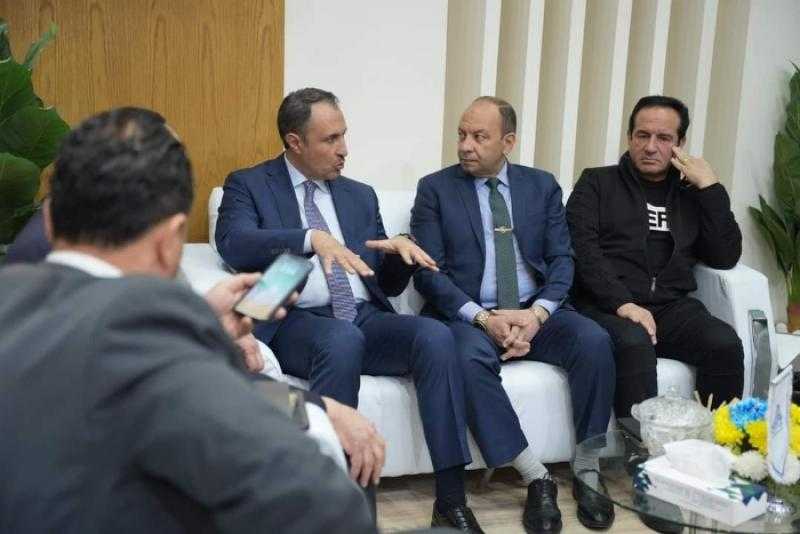 رئيس «غاز مصر» يستقبل وفد أردنى بجناح الشركة بمعرض إيجيبس2023