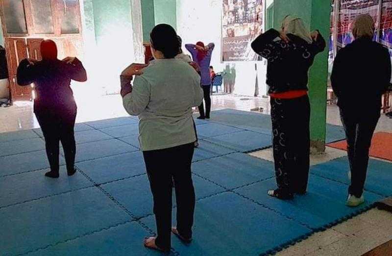 تدريب السيدات والفتيات على العديد من الأنشطة الرياضية بمركز شباب الحمام في مطروح