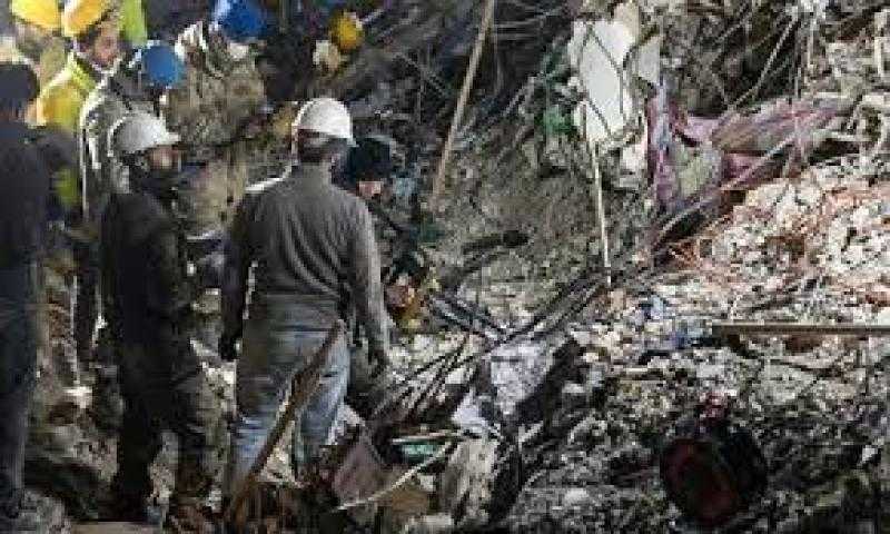 إنقاذ شقيقين من تحت الأنقاض بعد 198 ساعة من الزلزال في ولاية قهرمان مرعش