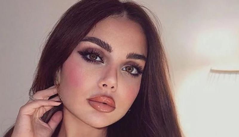 زينب فياض تهوس متابعيها بشفاه حمراء صارخة