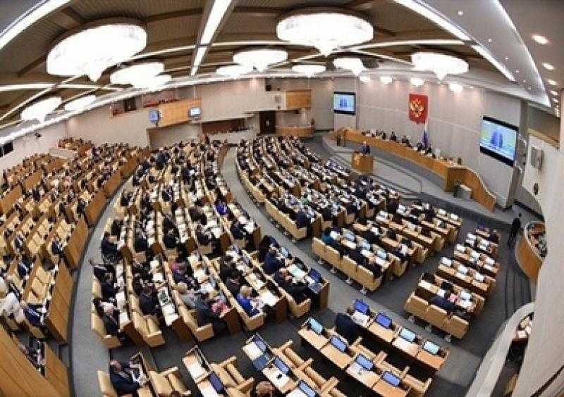 رئيس الدوما الروسي: أمريكا تجبر الاتحاد الأوروبي على تمويل نظام كييف