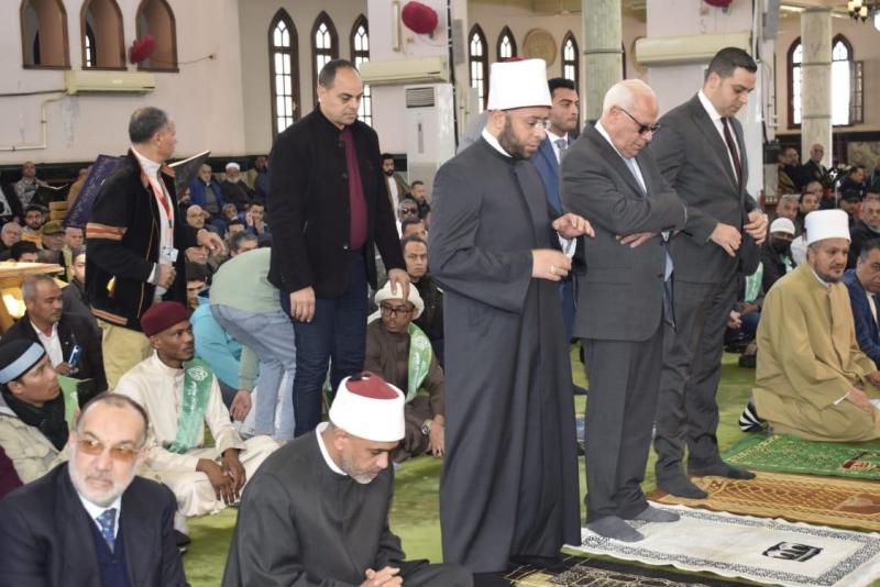«الغضبان» و«الأزهري» يؤديان صلاة الجمعة في بورسعيد احتفالاً بذكرى الإسراء والمعراج