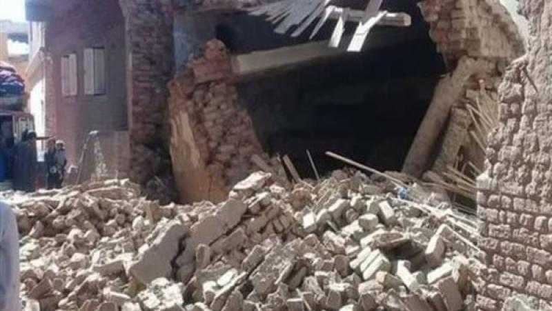 انهيار أجزاء من عقار في الإسكندرية بسبب سوء الطقس