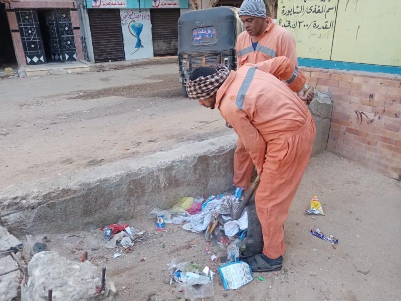 محافظ أسيوط: رفع 680 طن مخلفات وقمامة خلال حملات نظافة في 7 مراكز| صور