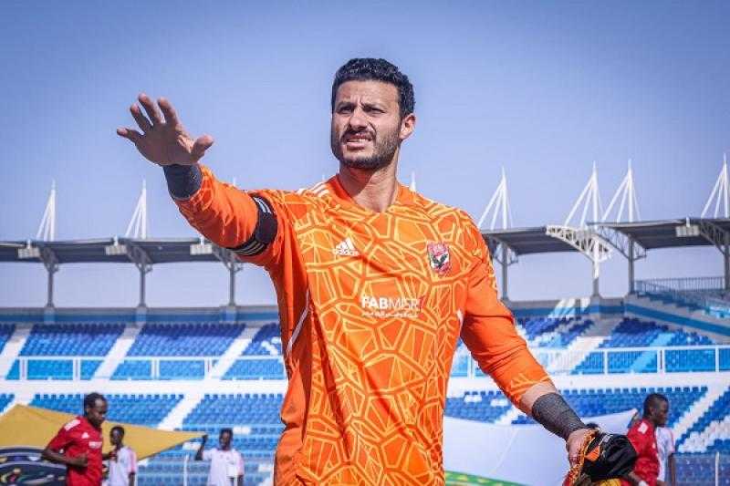 محمد الشناوي يشتبك مع طبيب الهلال السوداني