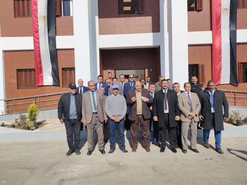 نائب محافظ المنيا ونائب وزير الزراعة يتفقدان مجمع خدمات المعصرة