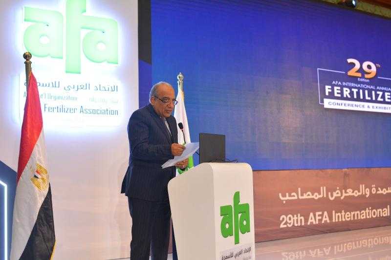 وزير قطاع الأعمال: إنتاج مصر من الأسمدة بلغ نحو 19 مليون طن سنويا