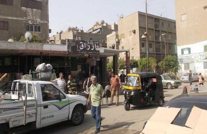 نائب محافظ القاهرة يتابع منظومة تراخيص المحال العامة الجديدة في حي الزاوية الحمراء