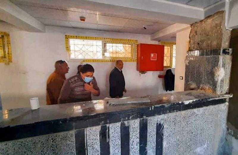 نائب محافظ القاهرة يتفقد مجمع الأحياء لمتابعة العمل بمنظومة تراخيص المحال الجديدة