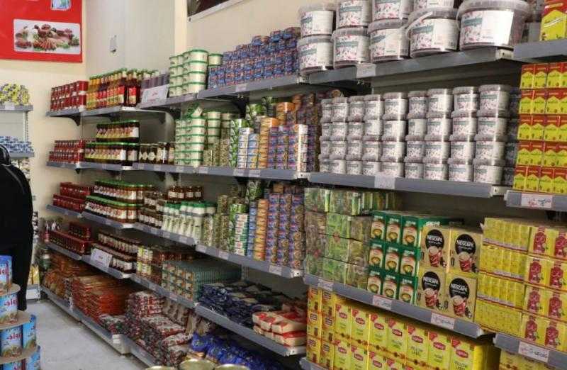 نائب محافظ القاهرة يتفقد منافذ السلع في ”شبرا والأميرية”