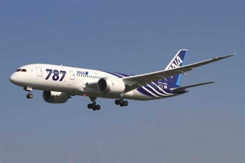 بوينج تعلّق مجدداً تسليم طائرات 787 للتحقّق من مكوّن في بدن الطائرة