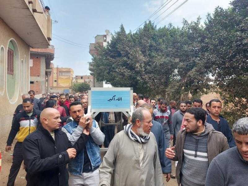 تشييع جثمان وزير العدل الأسبق فى مسقط رأسه بالغربية | صور