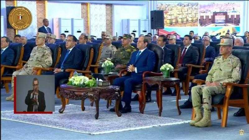 بث مباشر.. الرئيس السيسي يتابع اصطفاف المعدات المشاركة في تنمية وإعمار سيناء