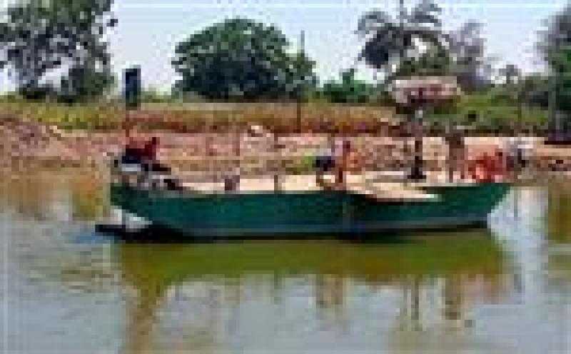 حملة لضبط المعديات المخالفة فى قرية سرنباى بمحافظة البحيرة