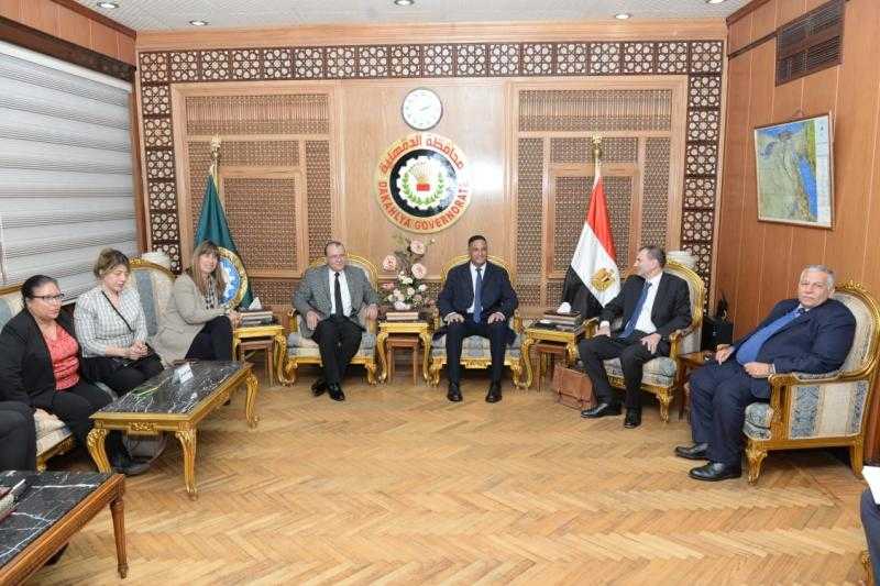 محافظ الدقهلية يستقبل نائب رئيس البنك الأوروبي لبحث تنقية مياه مصرف كيتشنر.. صور