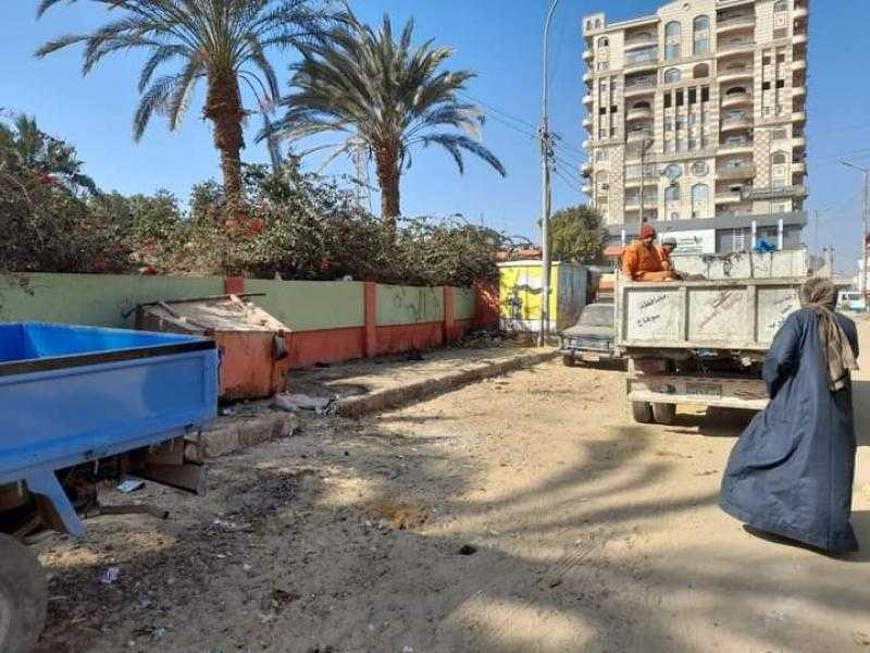 رفع 185 طن قمامة ومخلفات بحي غرب سوهاج | صور