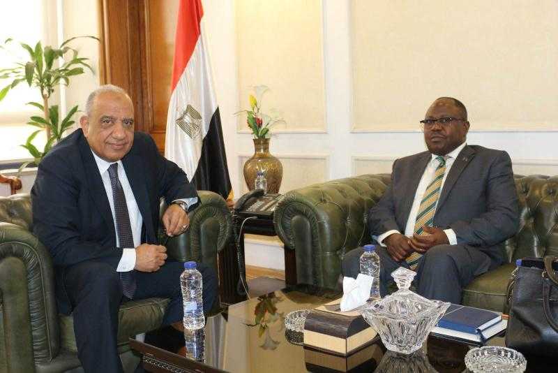 وزير قطاع الأعمال يستقبل سفير زامبيا بالقاهرة لبحث تعزيز التعاون الاقتصادي
