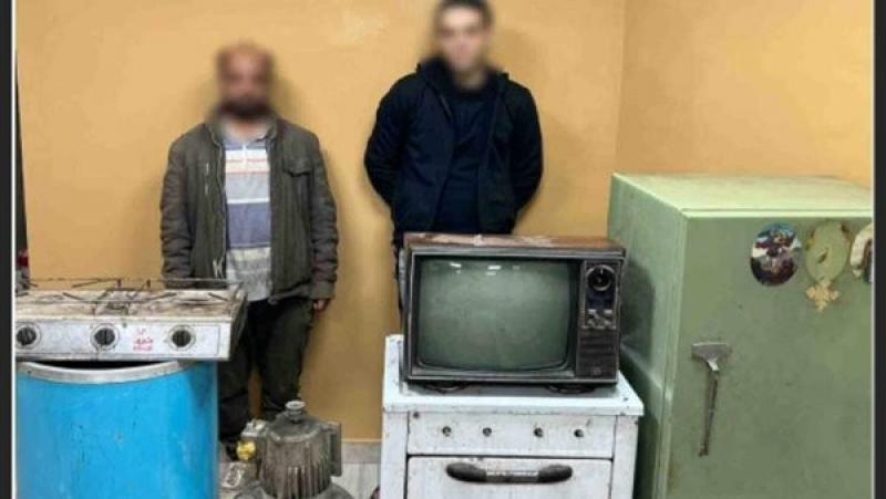 ضبط لص سرق محتويات شقة وباعها لمخزن خردة في شبرا