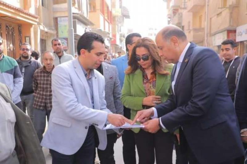محافظ دمياط تفتتح مشروع تطوير 4 شوارع رئيسية بمدينة فارسكور.. صور