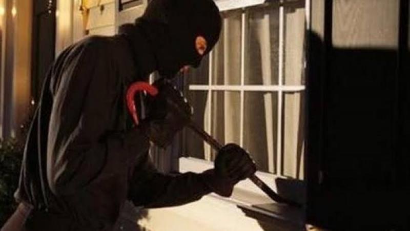 حبس المتهم بسرقة أجهزة كهربائية من شقة في شبرا