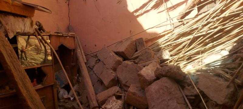 التحقيق في إصابة شخصين سقط عليهما سقف غرفة في الطالبية
