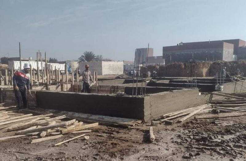 إزالة حالتي تعد بالبناء على أملاك الدولة بمركز دار السلام