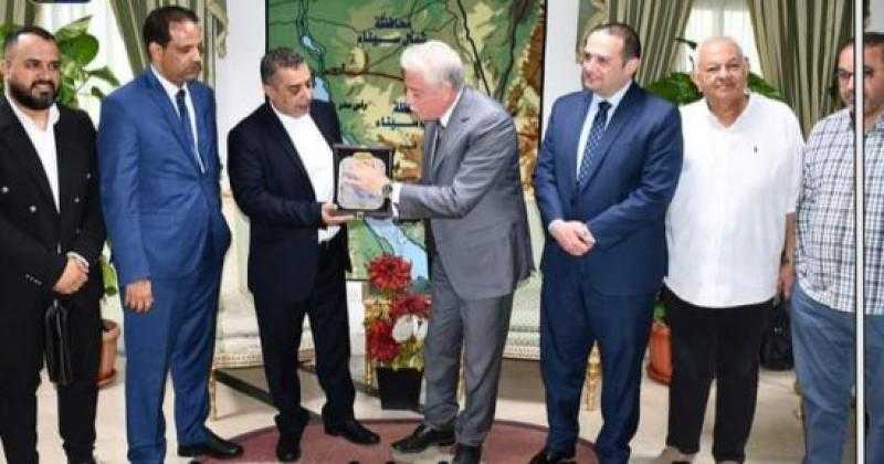 محافظ جنوب سيناء ومدير مطار بنغازي الدولي يبحثان سبل تنشيط السياحة الليبية