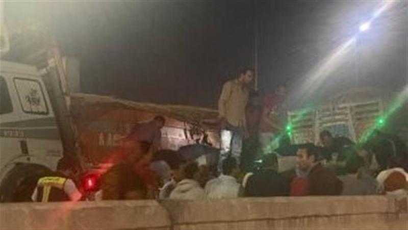 مصرع 4 أشخاص وإصابة 13 آخرين في حادث تصادم بالشرقية