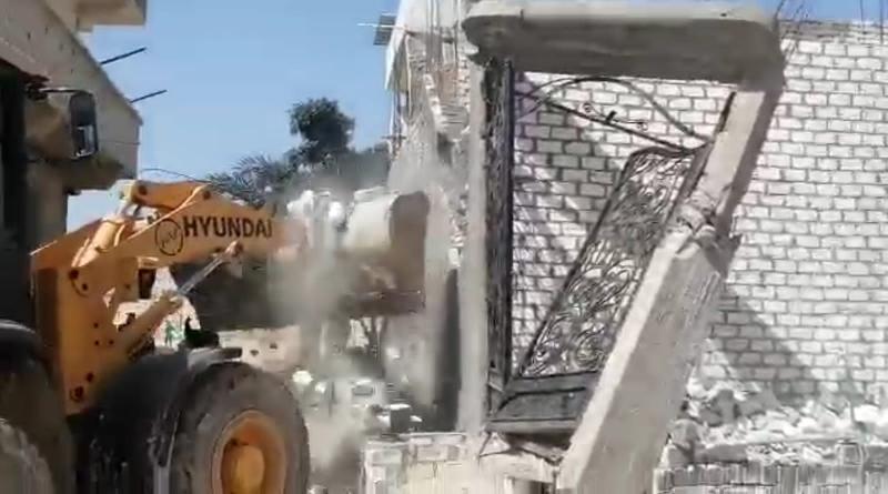 إزالة 4 حالات تعدٍ بالبناء المخالف في مركز طهطا بسوهاج