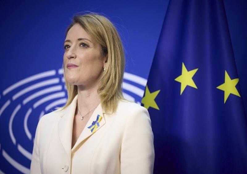 رئيسة البرلمان الأوروبي تطالب بالتفكير بشكل جاد في إرسال مقاتلات إلى أوكرانيا