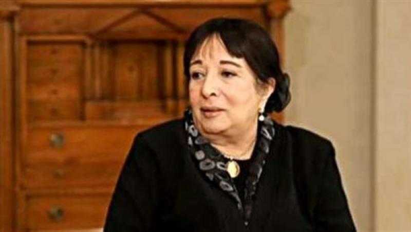 سميرة عبد العزيز: «أنا مثال حى لقصور الثقافة.. وبقيت فنانة محترفة بسببها»