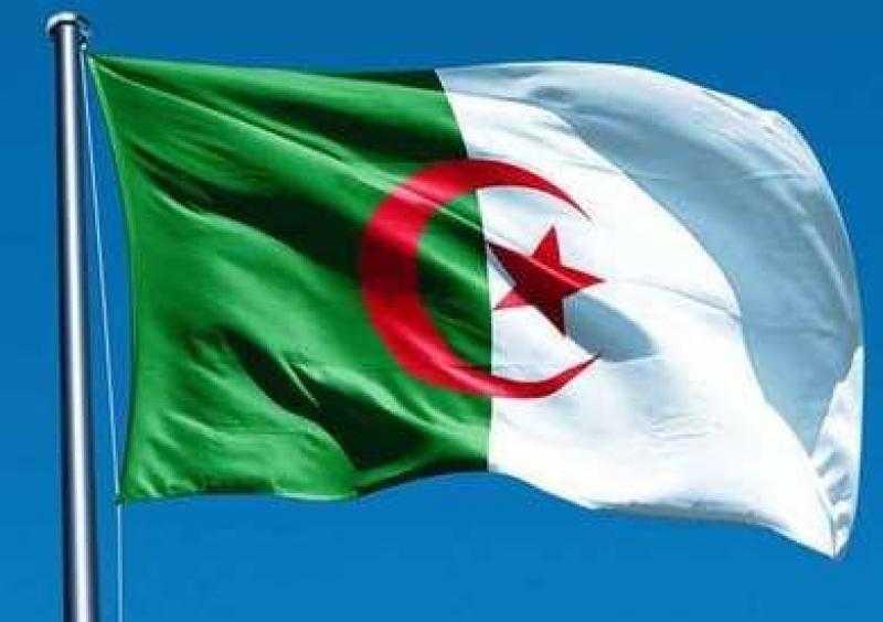 استقالة زعيم أكبر نقابة عمالية في الجزائر