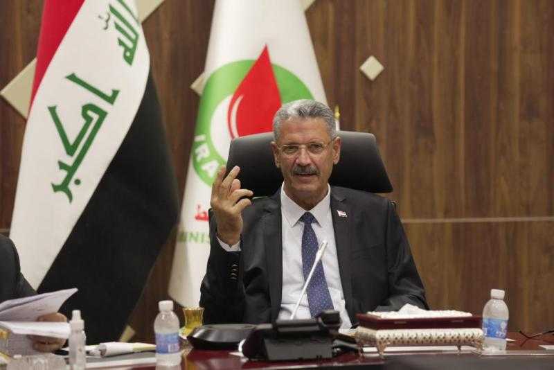 العراق يوقع عقدا مع ائتلاف روسي ياباني لتطوير حقل نفطي جنوبي البلاد