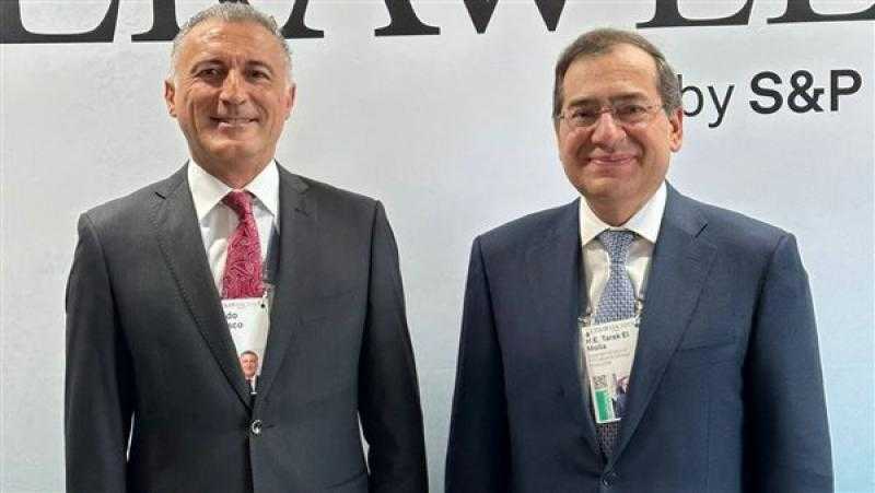 وزير البترول يبحث مع «إيني» سرعة تنمية الحقول بمصر لزيادة الإنتاج