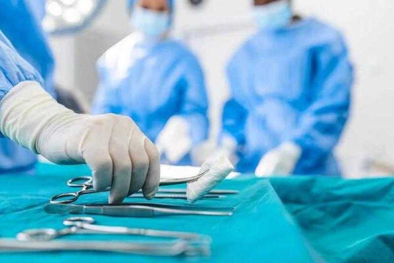 التشيك.. استخراج كرة كبيرة من الشعر تزن 200 جرام من معدة طفلة