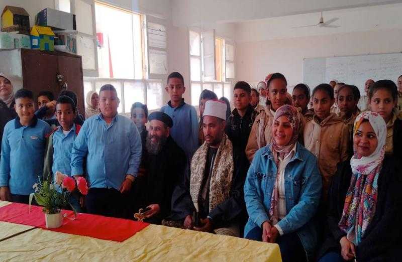 سكرتير محافظة الأقصر يناقش مشكلة التسول وأطفال الشوارع