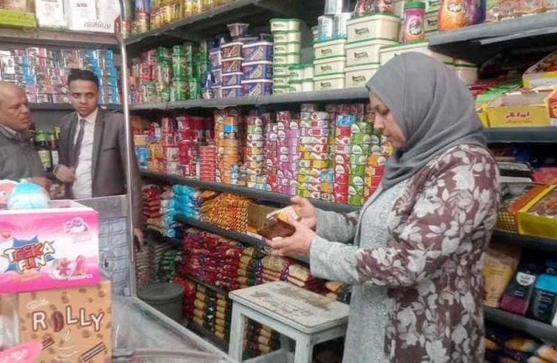 تحرير 17 محضرا تموينيا في أسواق مركز طما| صور
