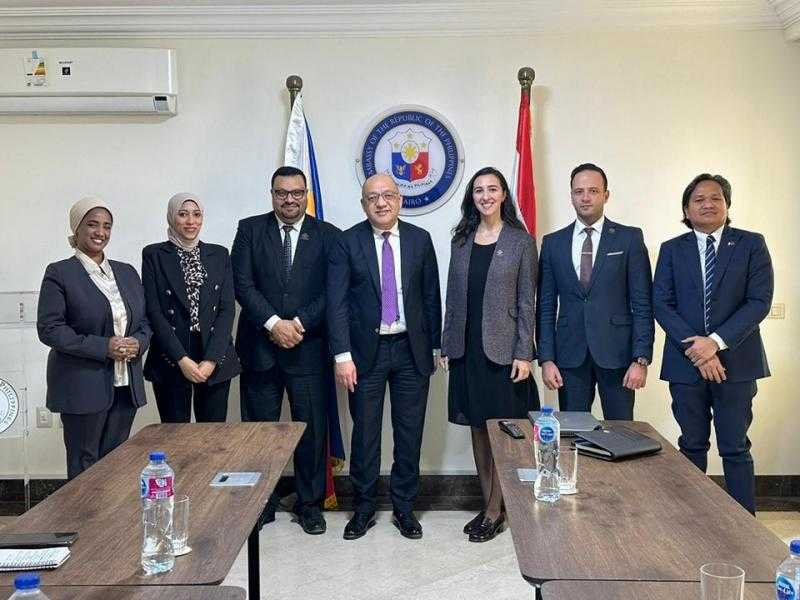وفد تنسيقية شباب الأحزاب والسياسيين يلتقي سفير الفلبين في مصر