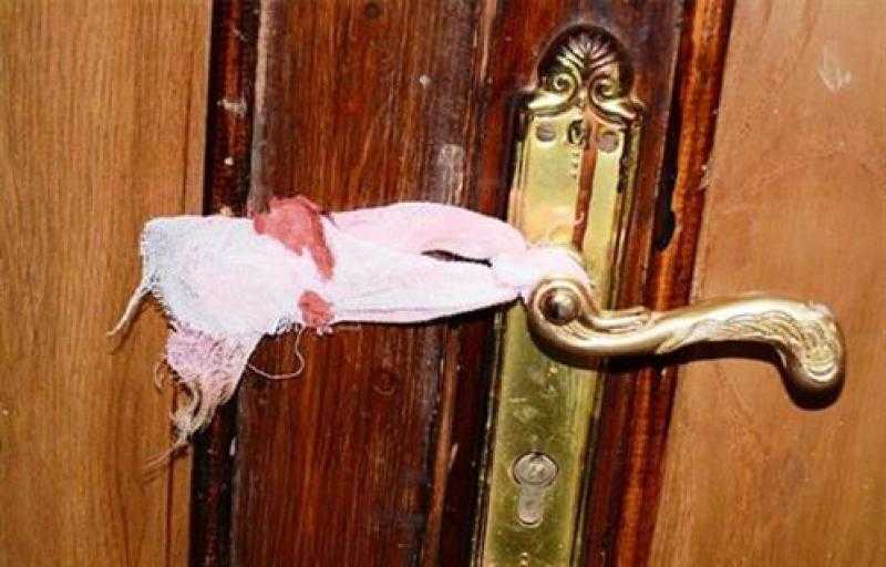 حي العجوزة ينفذ قرارغلق وتشميع لعيادة في هذا المكان