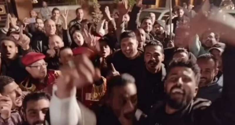 خط أحمر