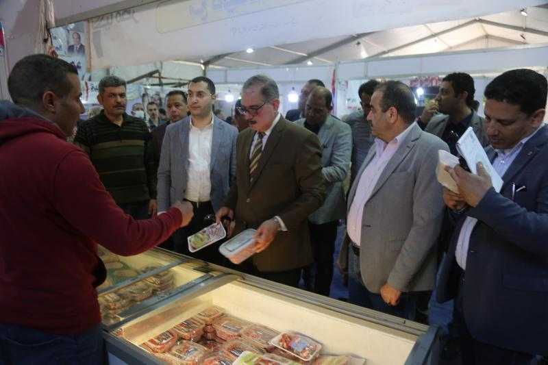 محافظ كفر الشيخ يتفقد معرض أهلا رمضان ويوجه بمتابعة الأسواق وتوفير السلع