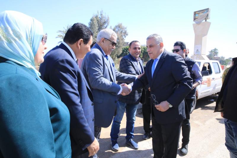 محافظ سوهاج يتفقد أعمال التطوير والتجميل بمدينة جهينة