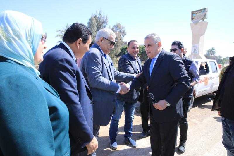 محافظ سوهاج يتفقد أعمال التطوير والتجميل بمدينة جهينة.. صور