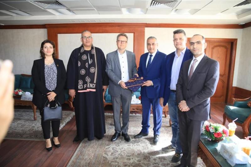 محافظ سوهاج يستقبل السفير الألماني