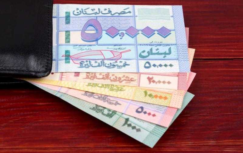 الليرة اللبنانية تسجل هبوطا تاريخيا أمام الدولار