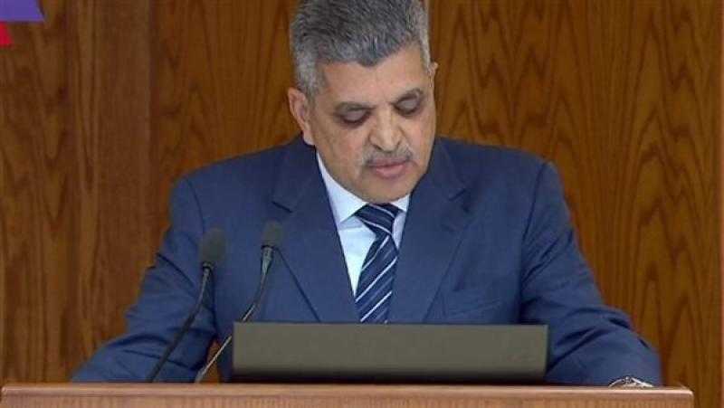رئيس قناة السويس: التعاقد مع شركة لجمع المخلفات الصلبة والسائلة من السفن