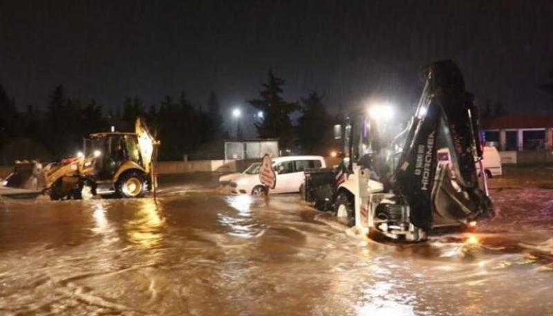 مقتل 10 أشخاص على الأقل بعد فيضانات بجنوب شرق تركيا